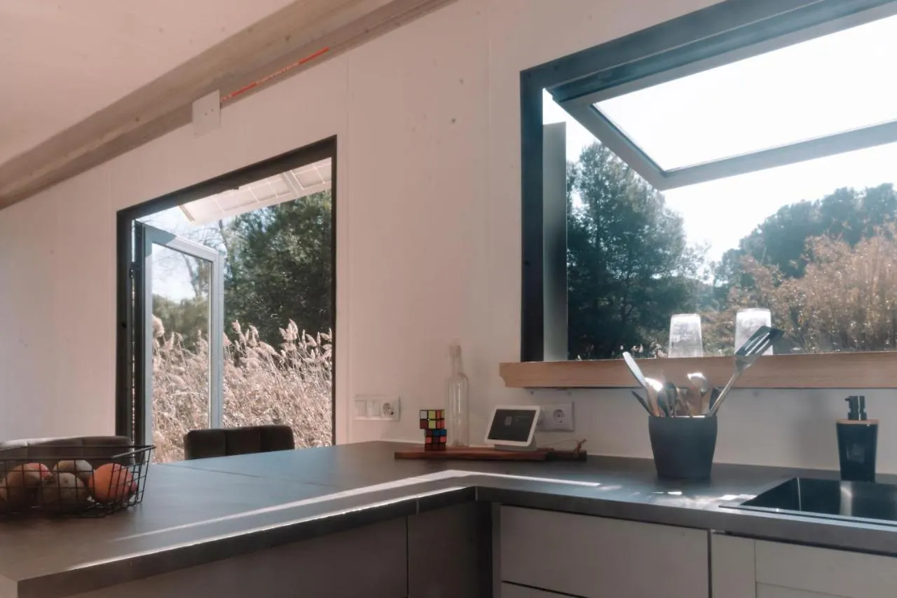 카스테데펠스 Cooltainer Retreat Sustainable Coastal Forest Tiny House Near Barcelona By Quirkygetaway 빌라