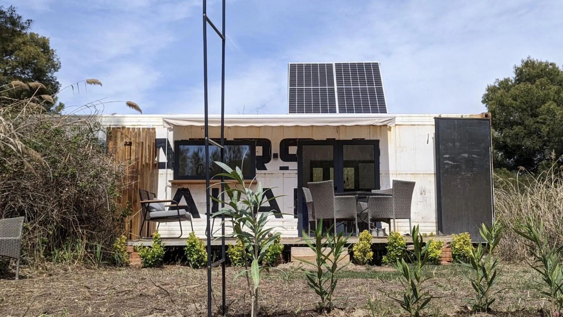 펜션 카스테데펠스 Cooltainer Retreat Sustainable Coastal Forest Tiny House Near Barcelona By Quirkygetaway 빌라 스페인